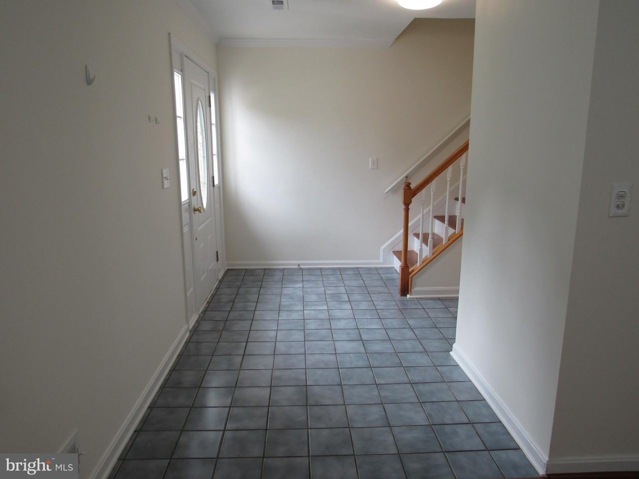 35 Beekman Pl - Photo 3 of 17