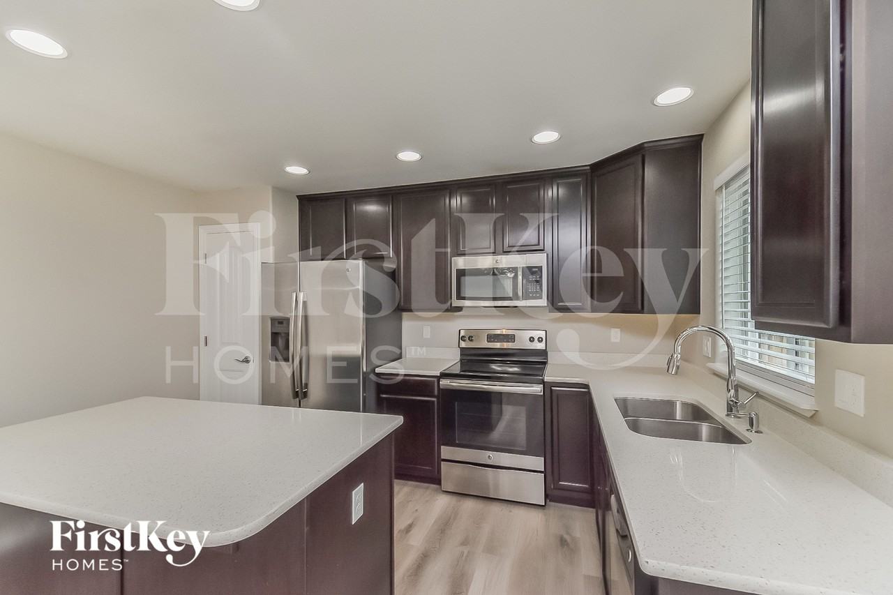 6173 Popper Dr - Photo 5 of 15