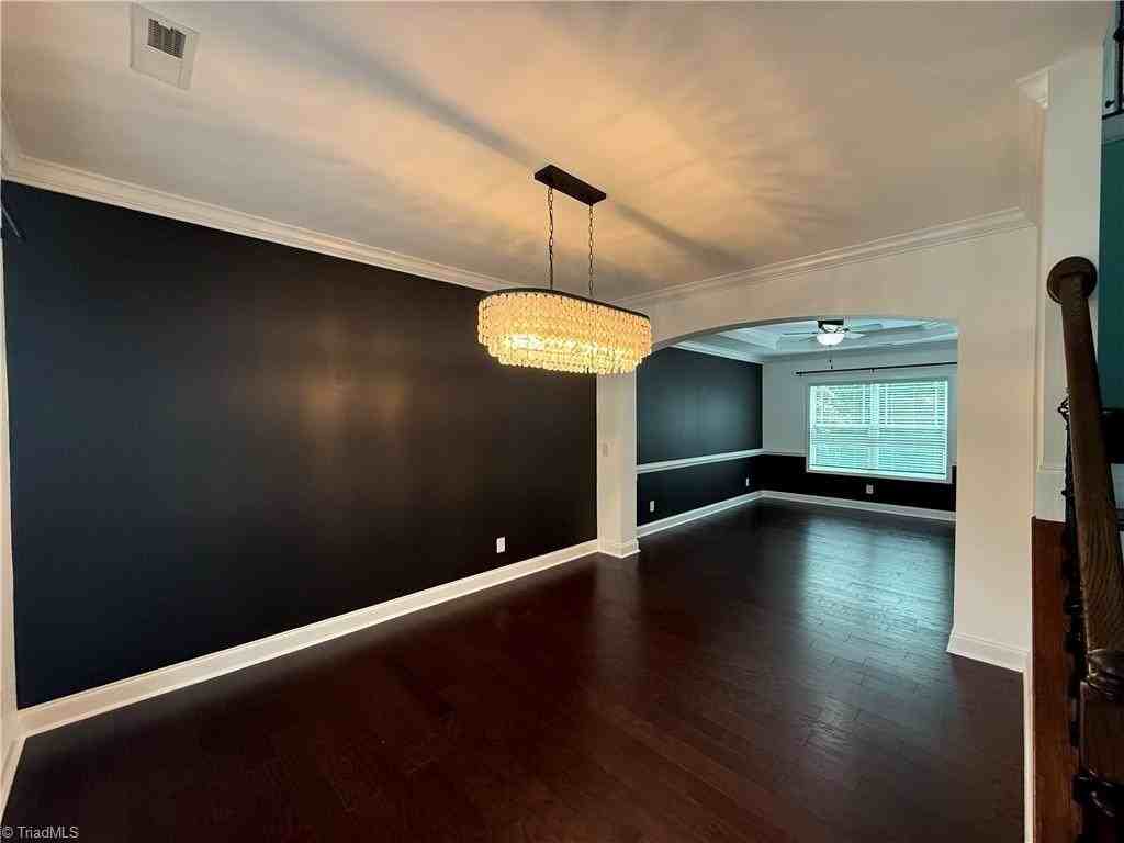 1103 Magenta Way - Photo 2 of 19