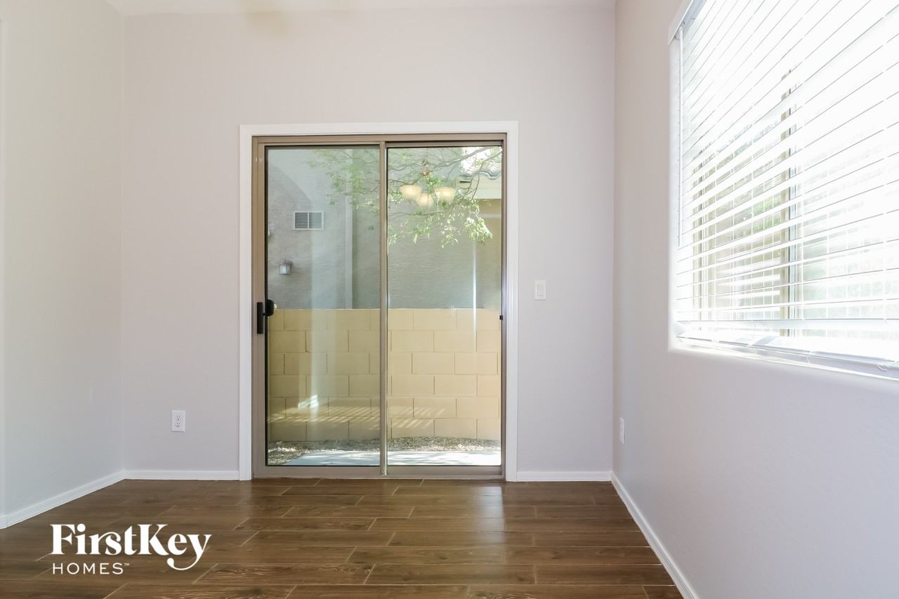 10323 W Viaduct Del Sol - Photo 4 of 15