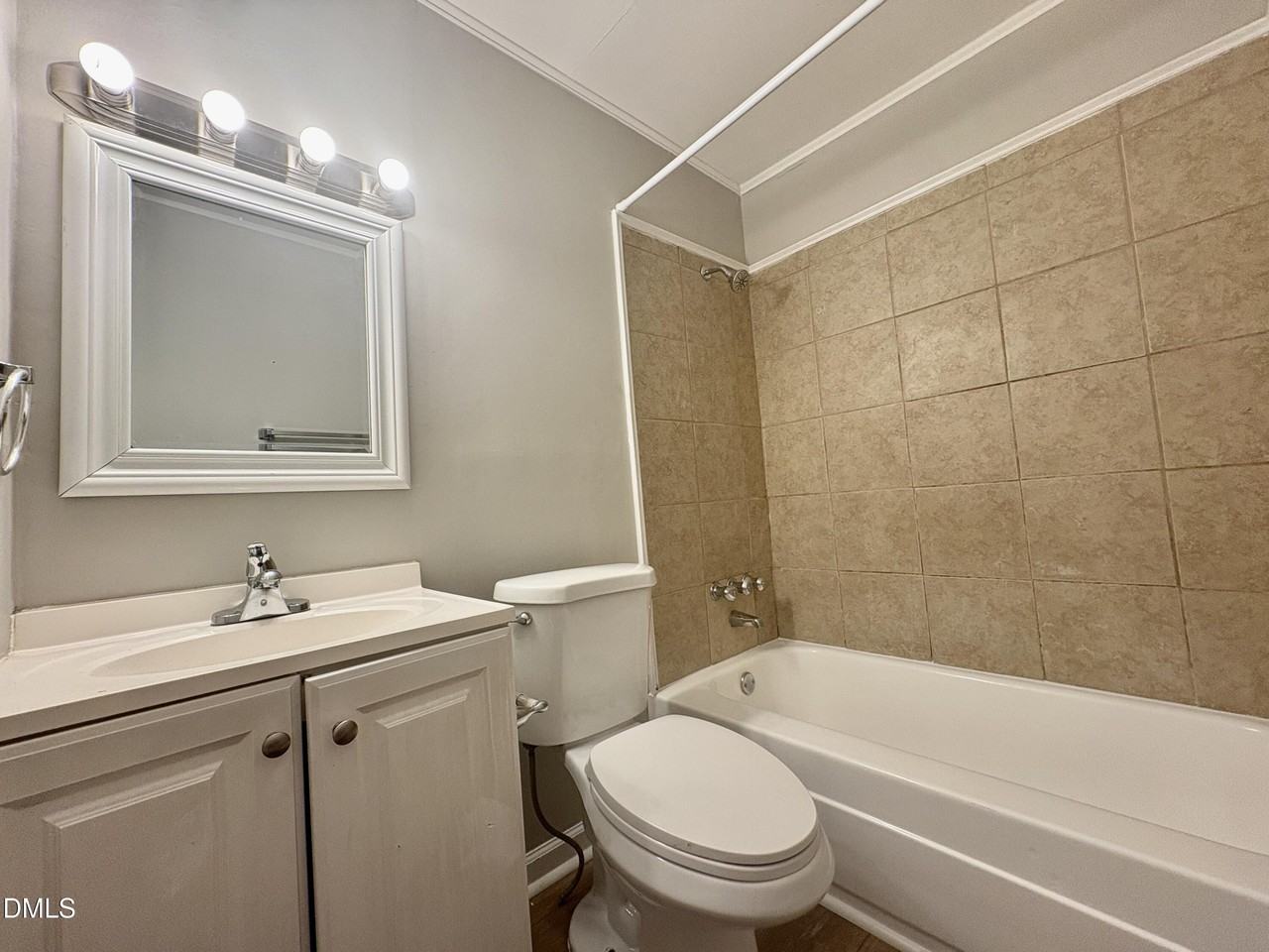 1100 Savannah Dr - Photo 6 of 24