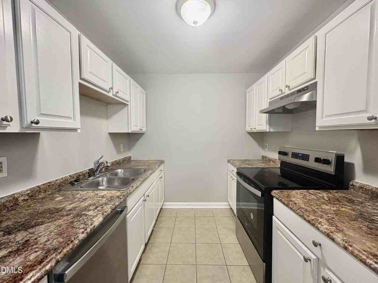 1100 Savannah Dr - Photo 7 of 24