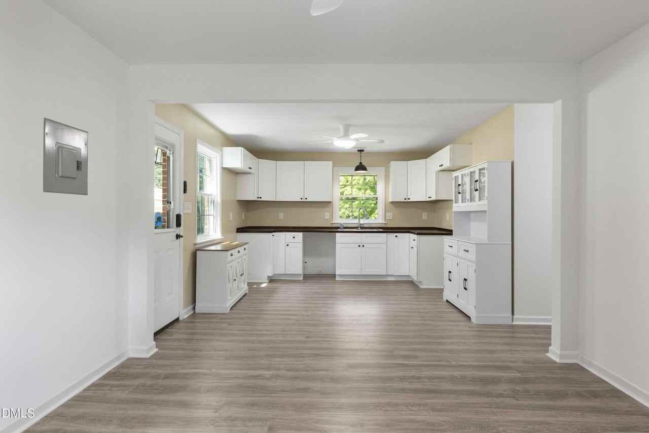 437 Woodsdale Rd - Photo 2 of 32