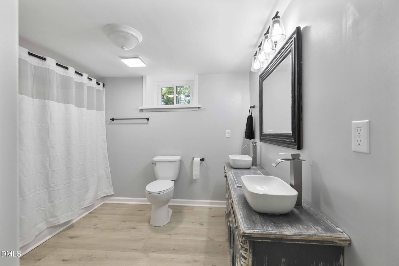 437 Woodsdale Rd - Photo 3 of 32