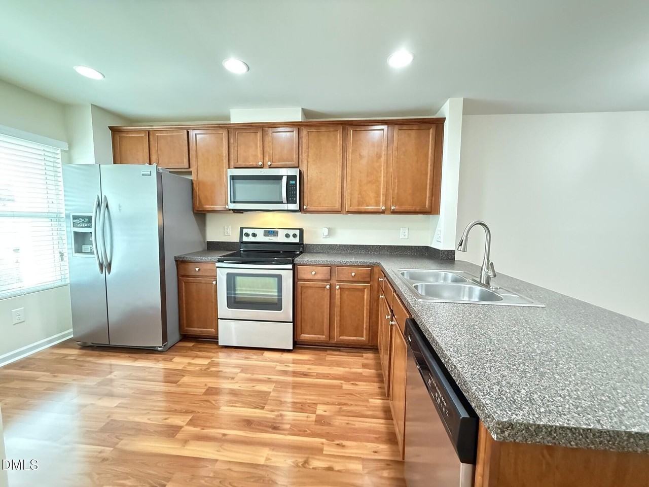 8527 Quarton Dr - Photo 3 of 41