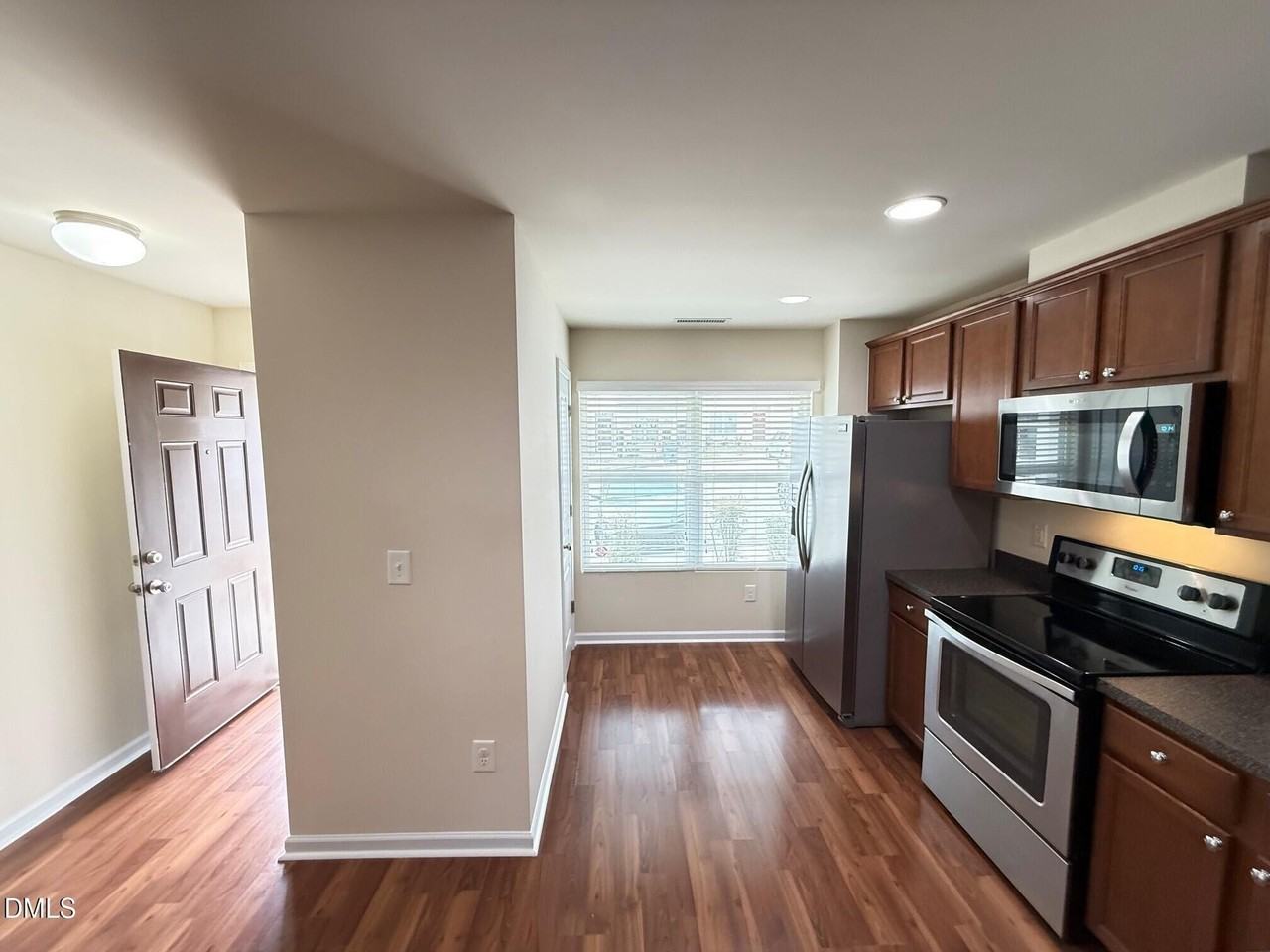 8527 Quarton Dr - Photo 4 of 41