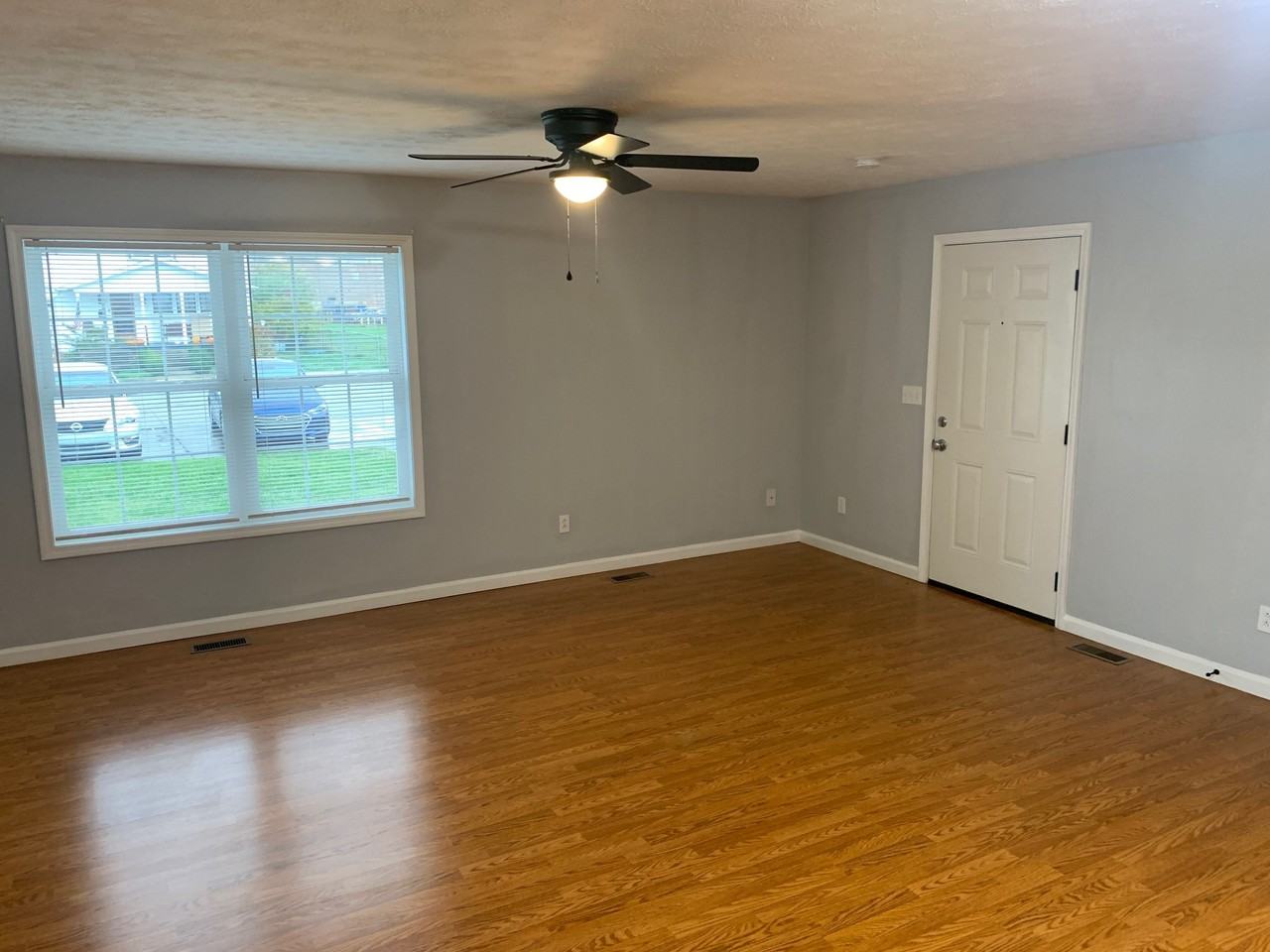 624 McCLUNG AVE - Photo 3 of 16