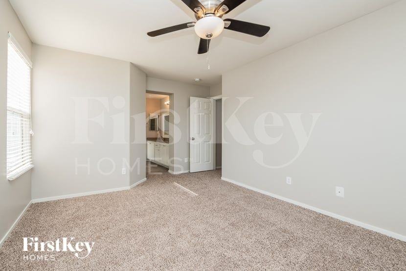 1708 Mizzenmast Ave - Photo 7 of 16
