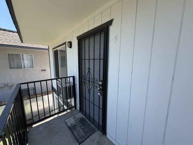 935 Kenwood Avenue - Photo 2 of 12