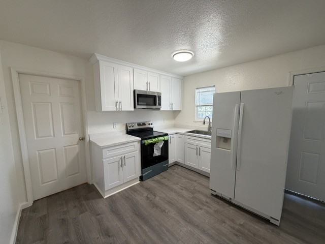 935 Kenwood Avenue - Photo 3 of 12