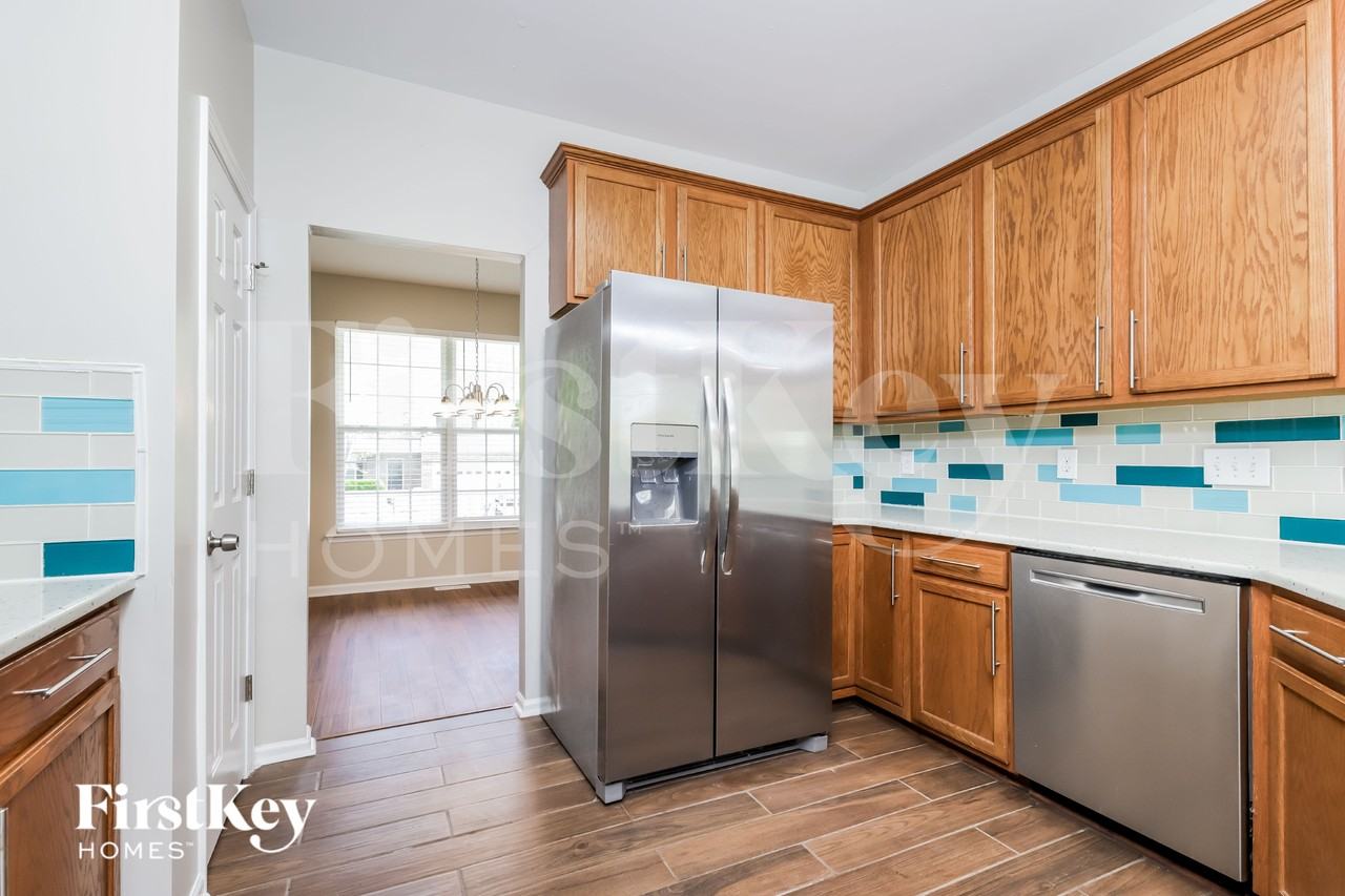 6221 Elderbush Dr - Photo 5 of 15