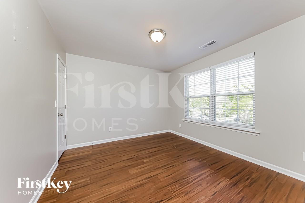 6221 Elderbush Dr - Photo 7 of 15