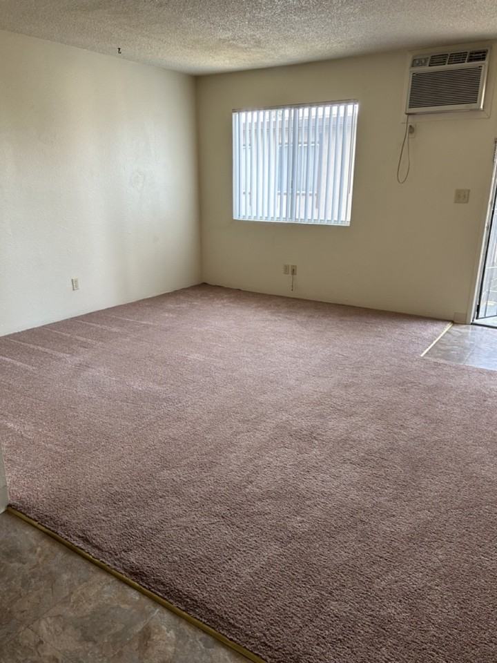 1121 Lloyd Street - Photo 5 of 18