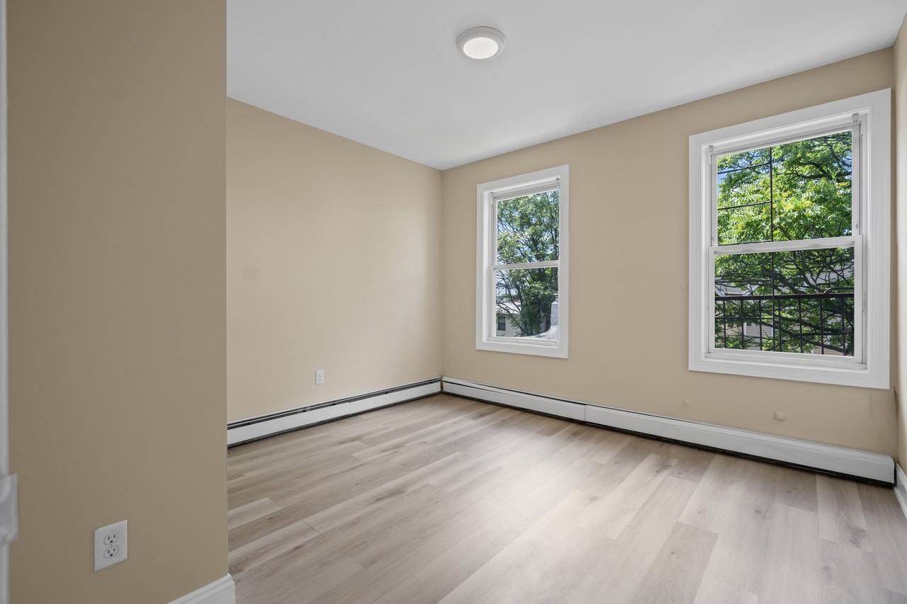 144 Inslee Place - Photo 7 of 15