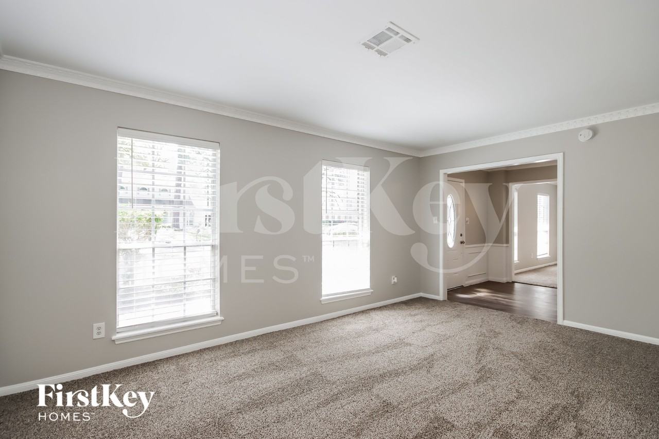 1702 Corral Dr - Photo 3 of 16