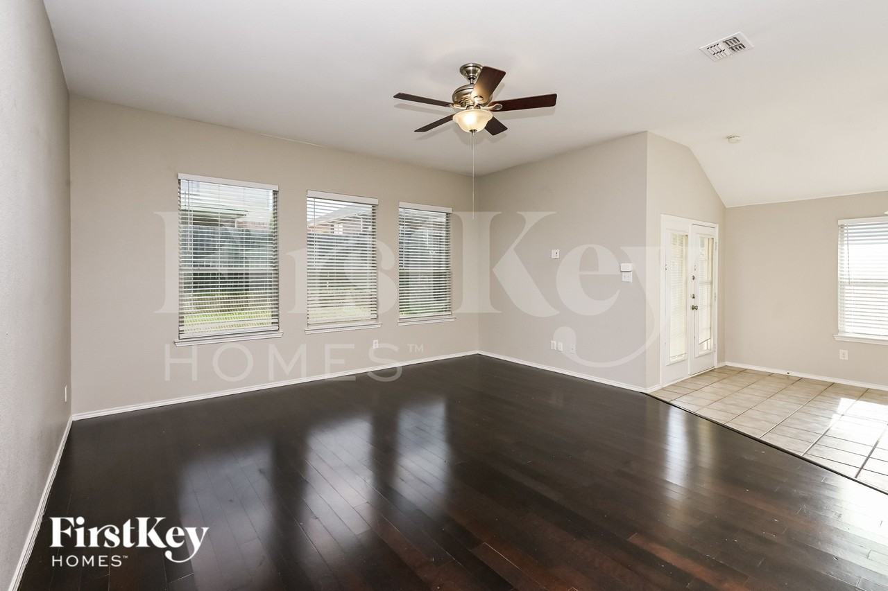 10408 Bradshaw Dr - Photo 3 of 16
