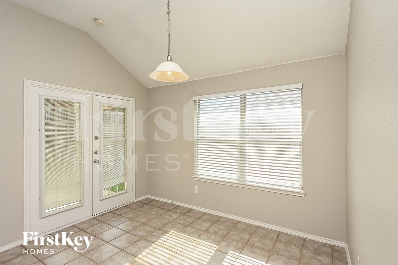 10408 Bradshaw Dr - Photo 5 of 16