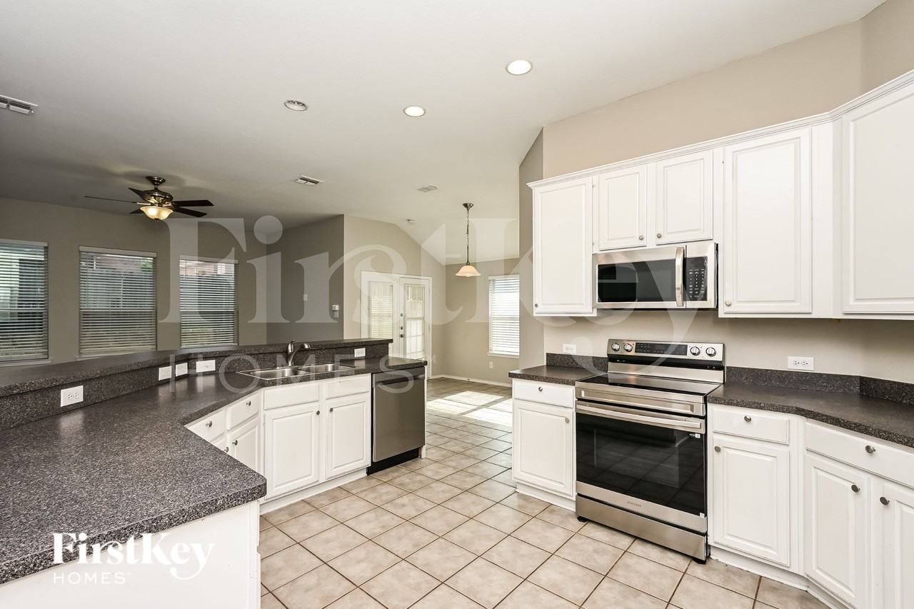 10408 Bradshaw Dr - Photo 7 of 16