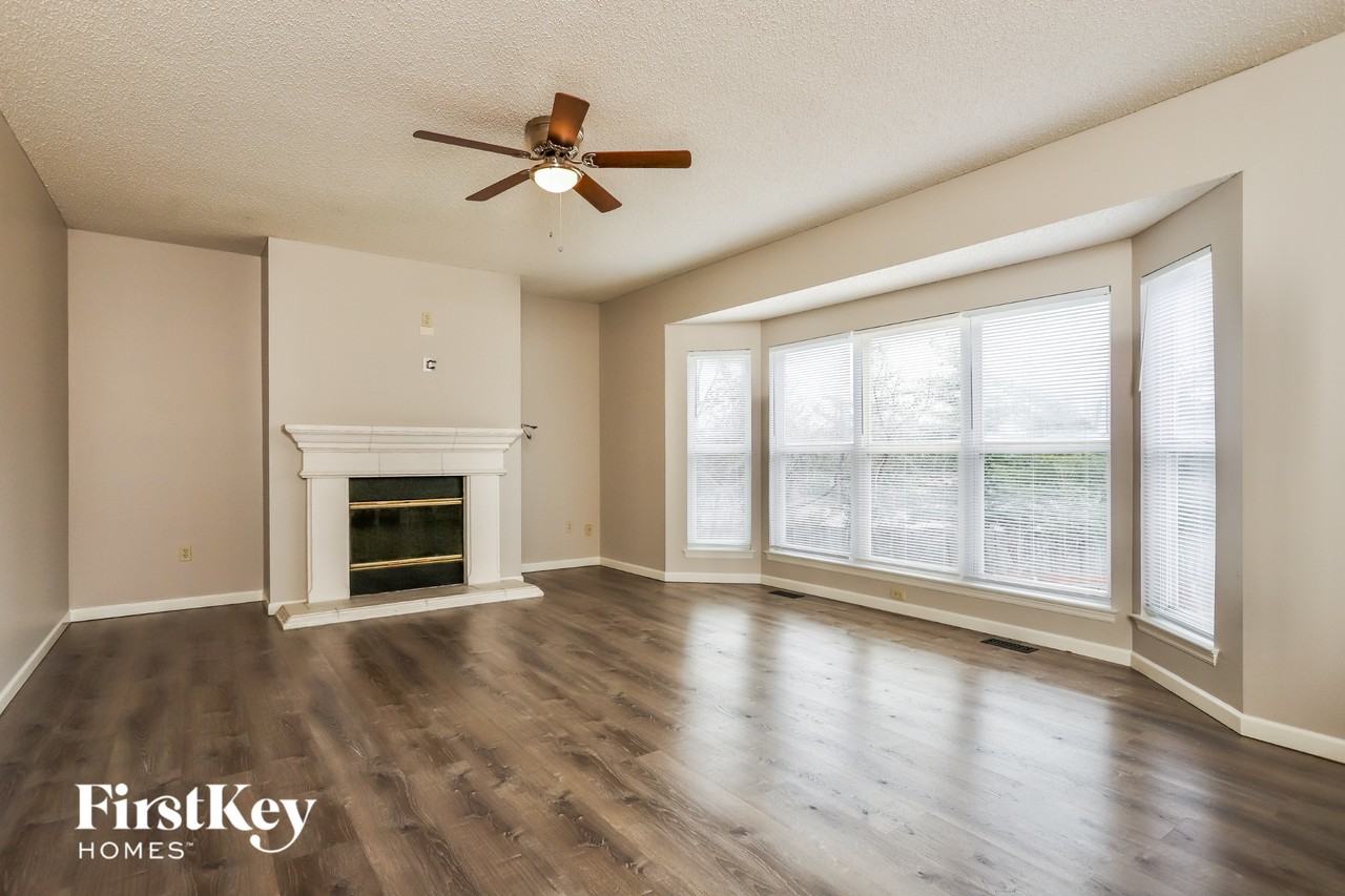206 Sunshine Dr - Photo 3 of 15
