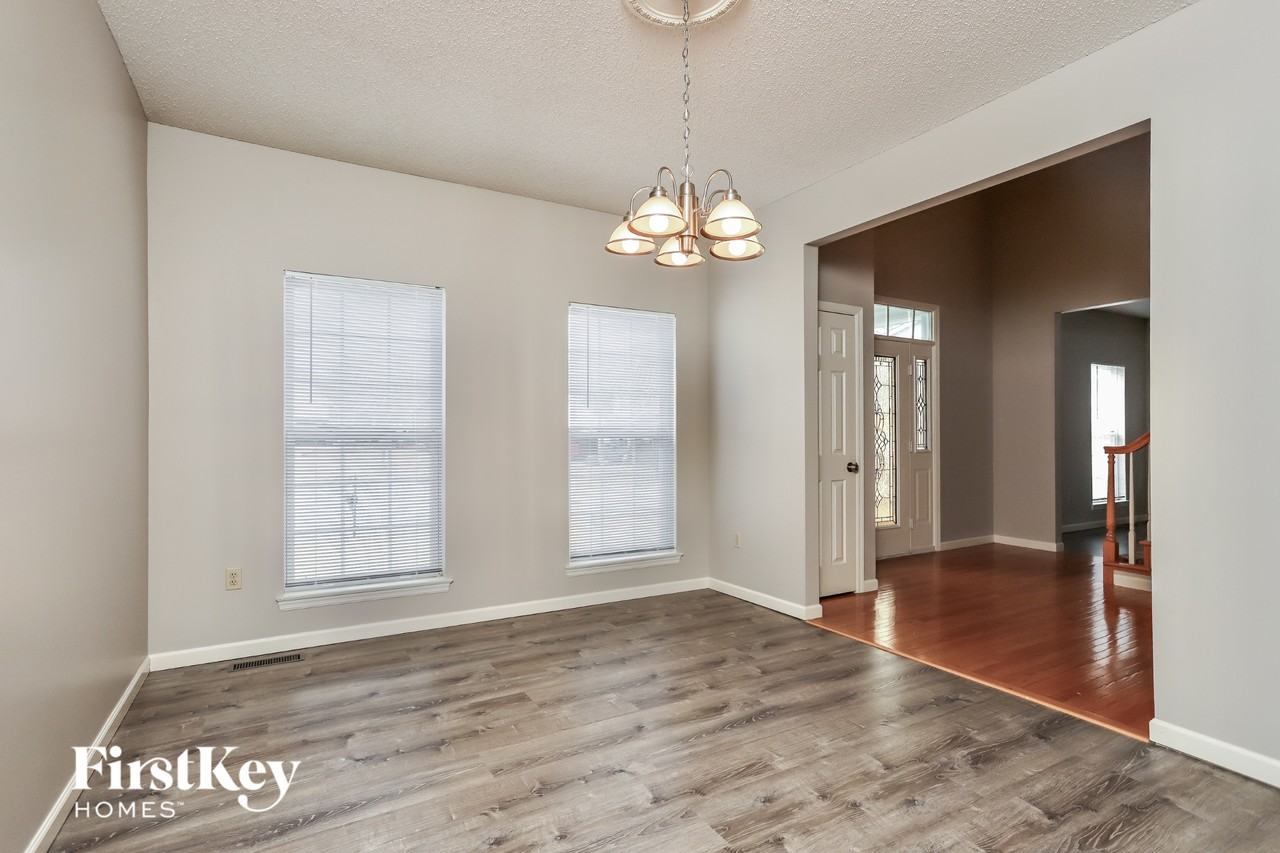 206 Sunshine Dr - Photo 4 of 15