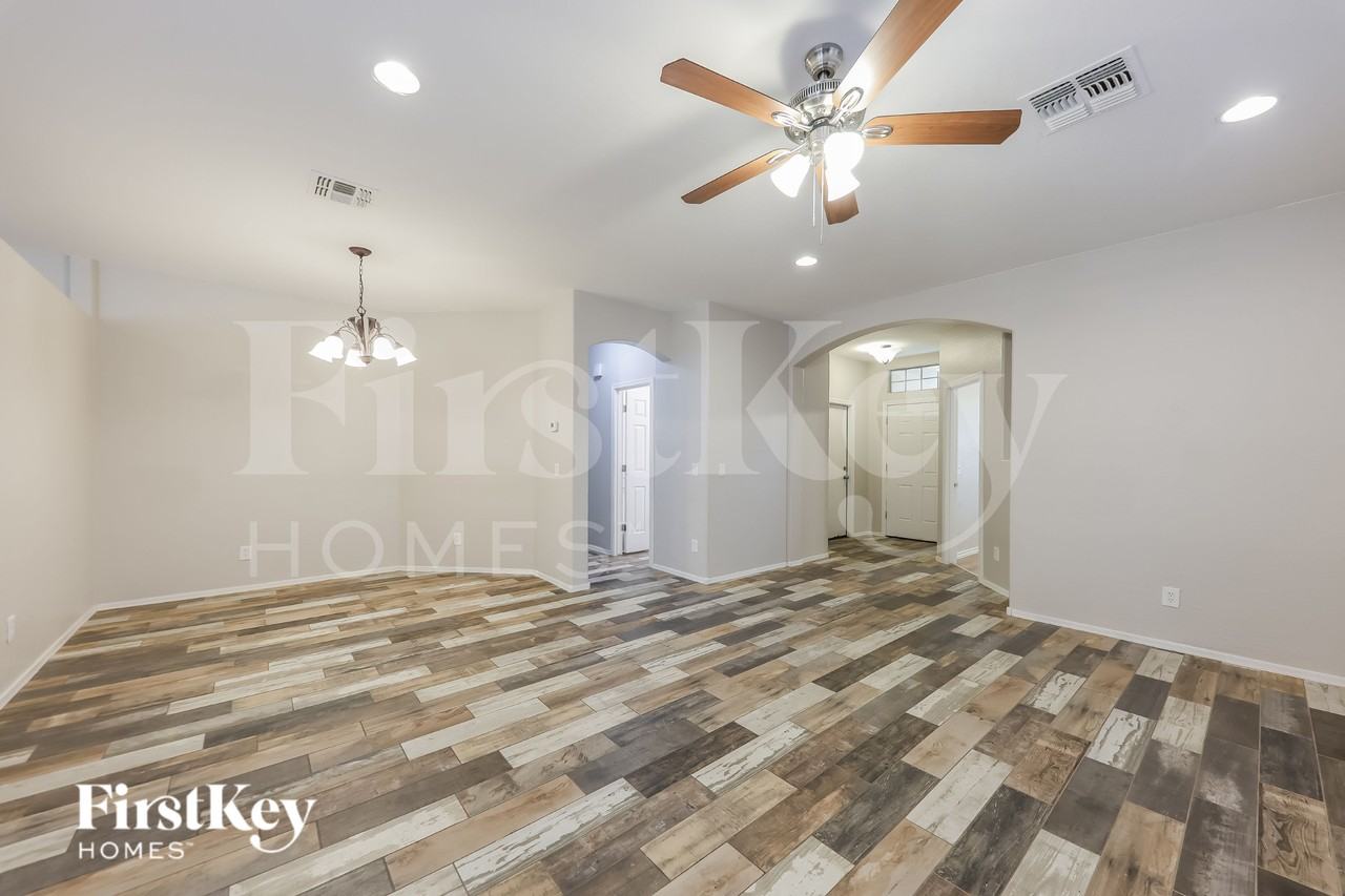 4621 W Fortune Dr - Photo 3 of 16