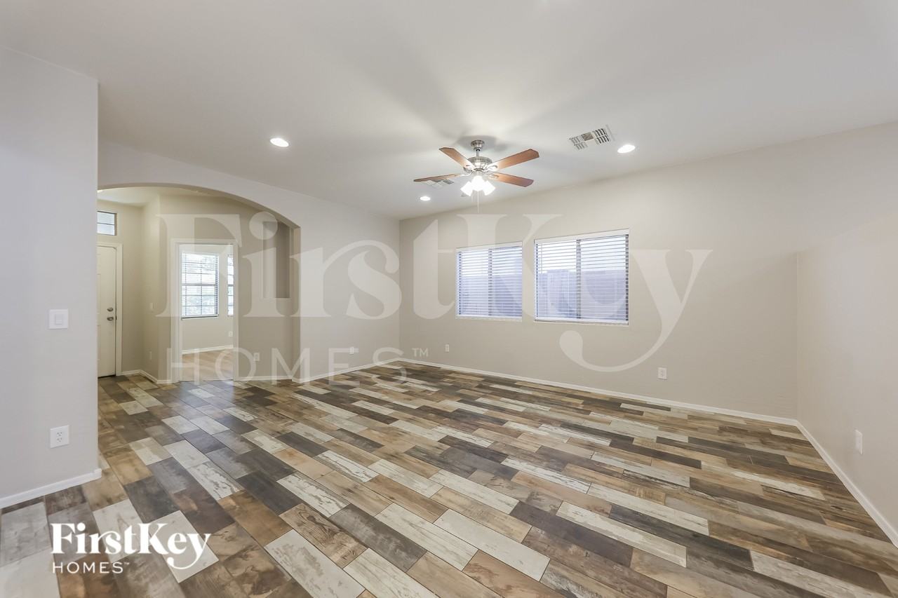 4621 W Fortune Dr - Photo 4 of 16