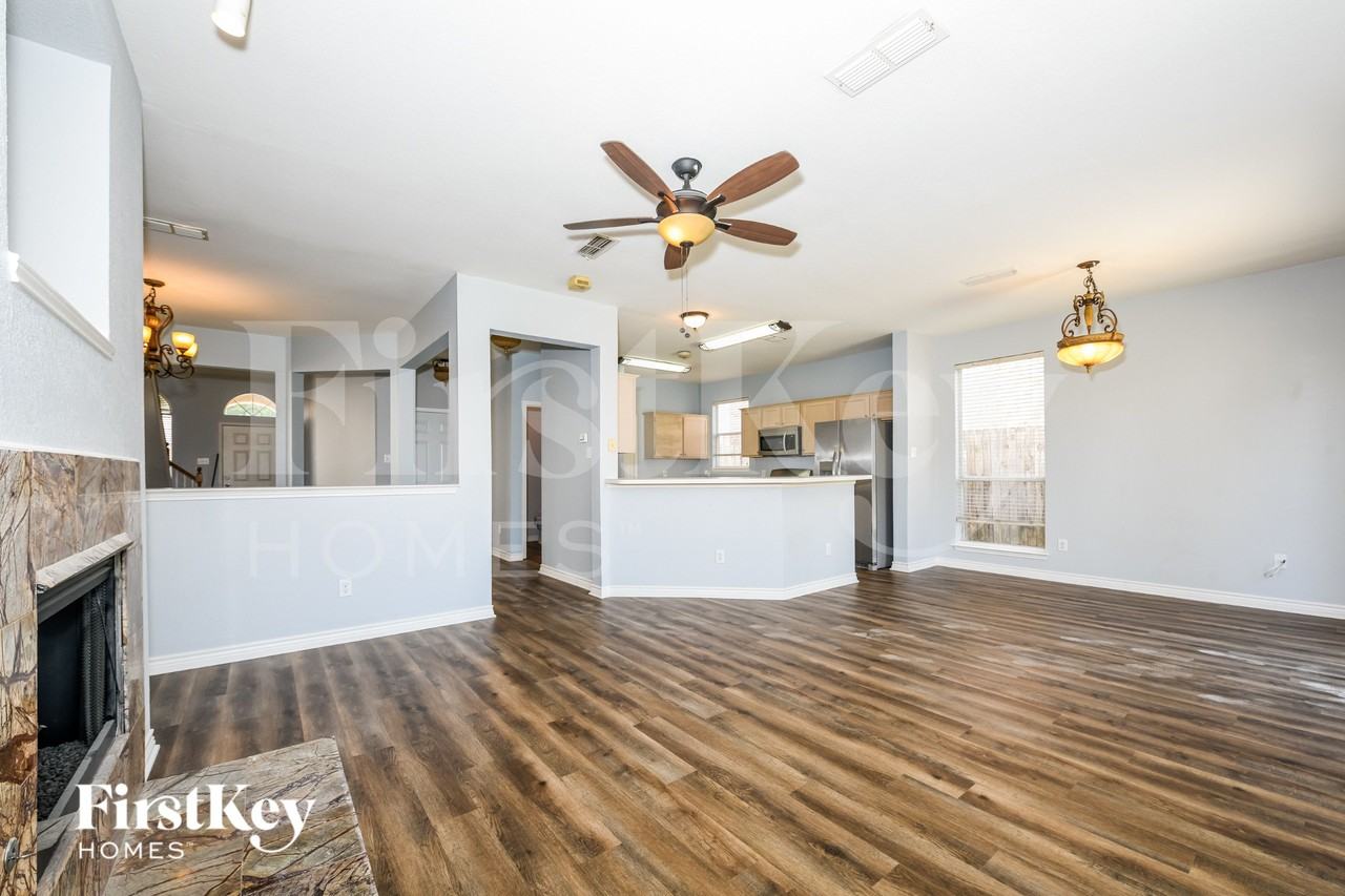 4909 Lodgepole Ln - Photo 2 of 16