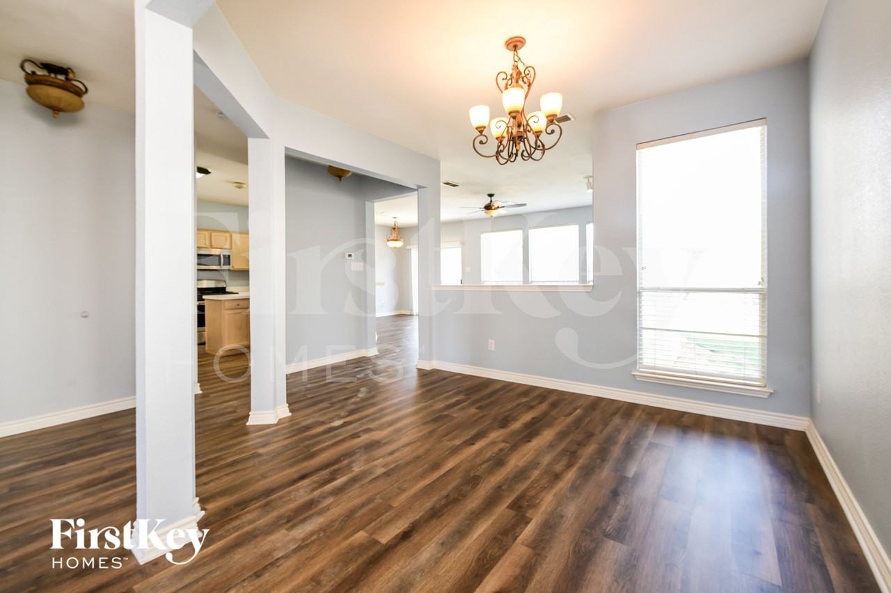 4909 Lodgepole Ln - Photo 5 of 16