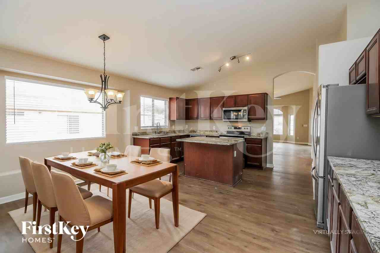 1610 E Desert Ln - Photo 6 of 18