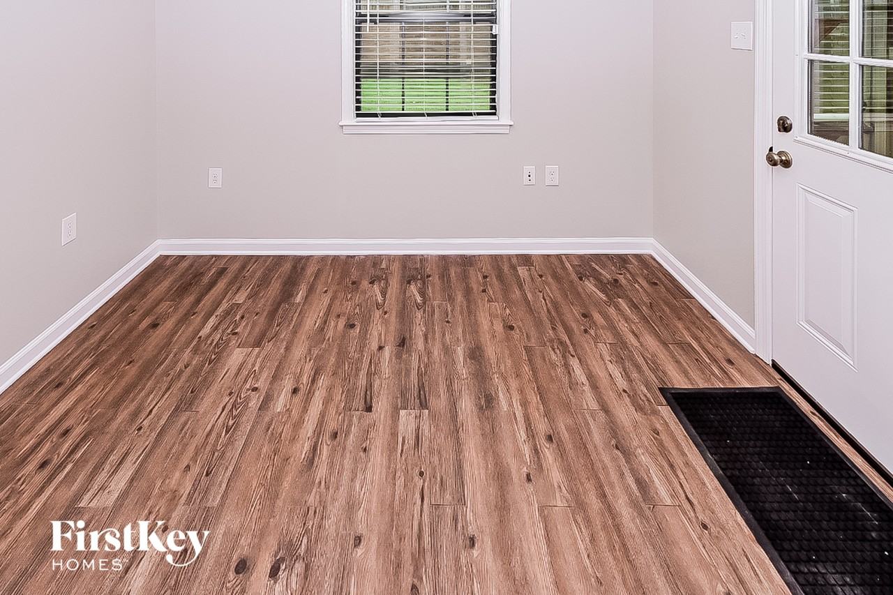 7066 Scepter Dr - Photo 2 of 15