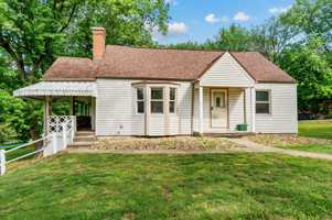 featured image of 3302 S Park Rd #1