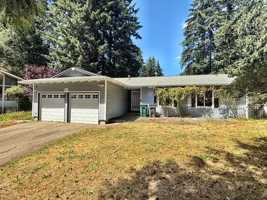 featured image of 716 Parkway Ct Ne #1