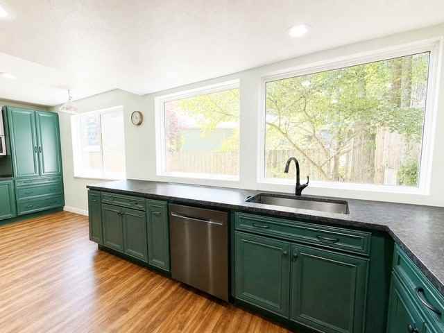 716 Parkway Ct Ne #1 - Photo 4 of 17