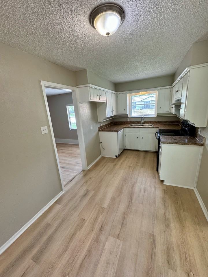 6000 Lindy Ln #1 - Photo 4 of 14