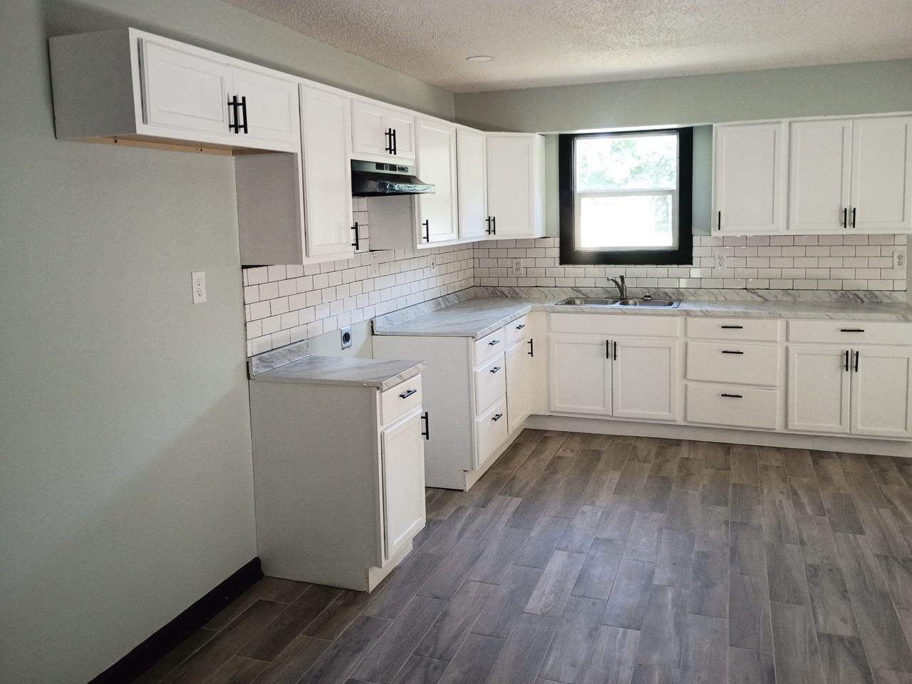 492 Delta Rd #1 - Photo 4 of 14