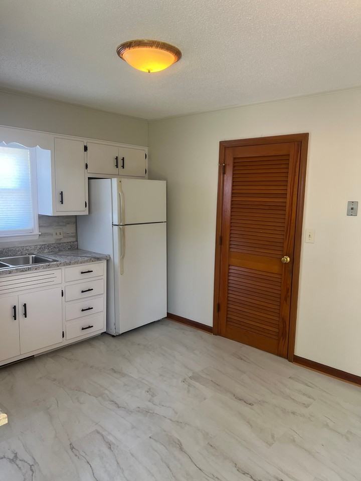 1813 Standish Pl #1 - Photo 4 of 11