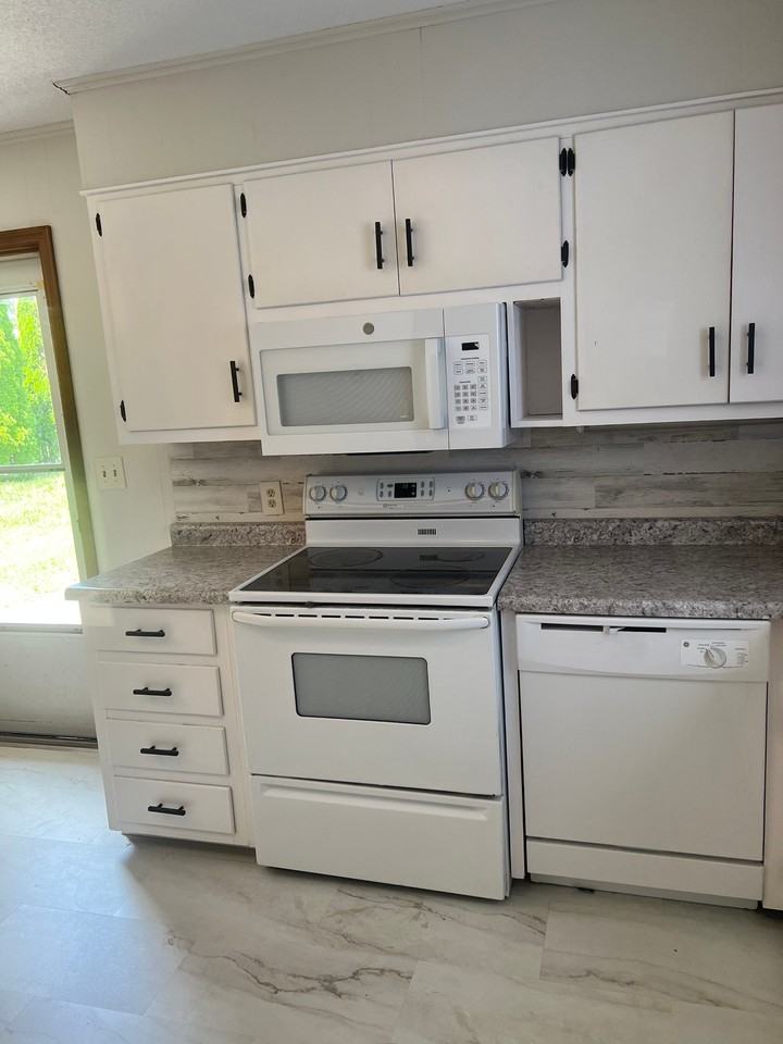 1813 Standish Pl #1 - Photo 5 of 11
