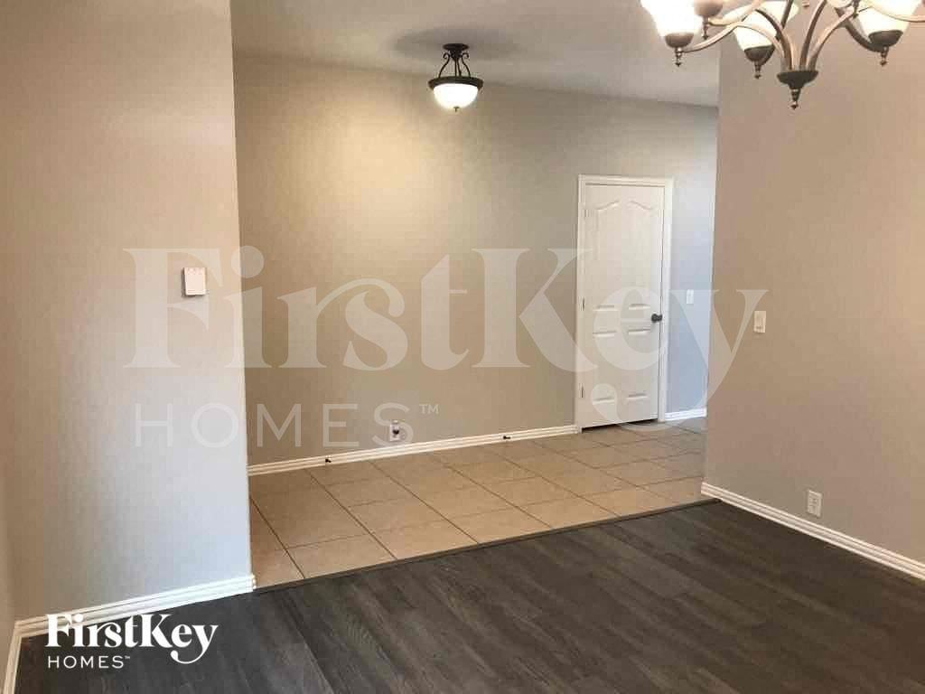 612 Celeste Ln - Photo 6 of 28