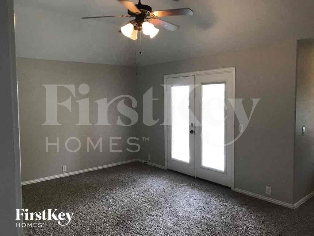 612 Celeste Ln - Photo 7 of 28