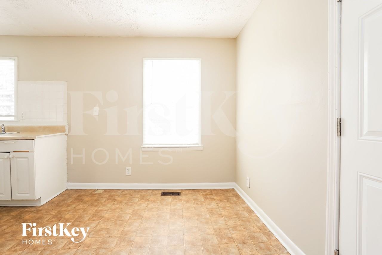 297 Reed St - Photo 4 of 15