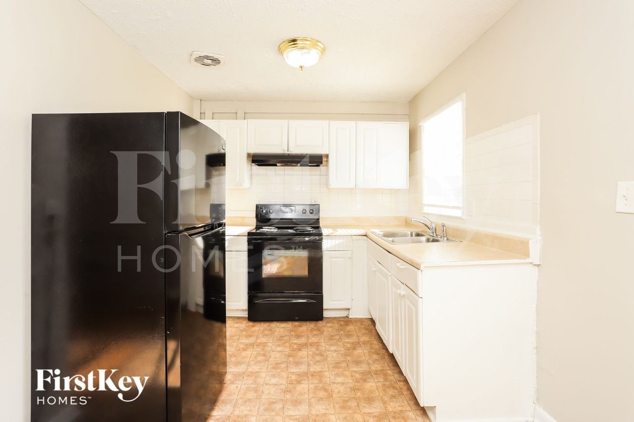 297 Reed St - Photo 7 of 15