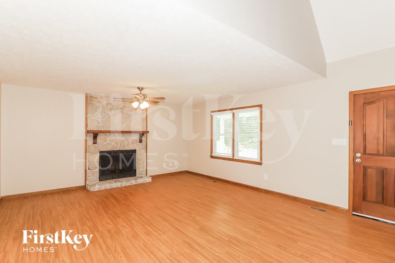 104 Sweetgum Cir - Photo 4 of 15