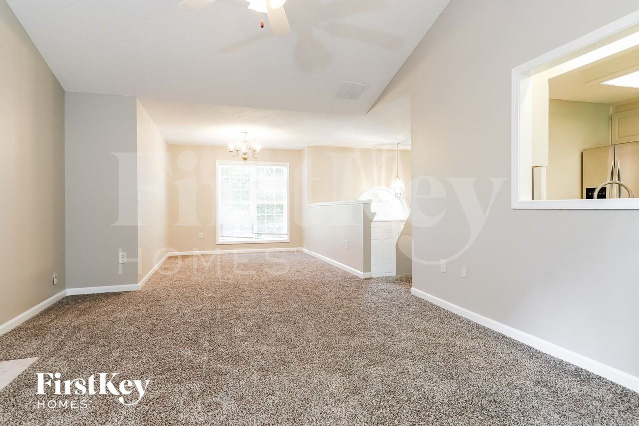 1046 Preserve Ln - Photo 2 of 15