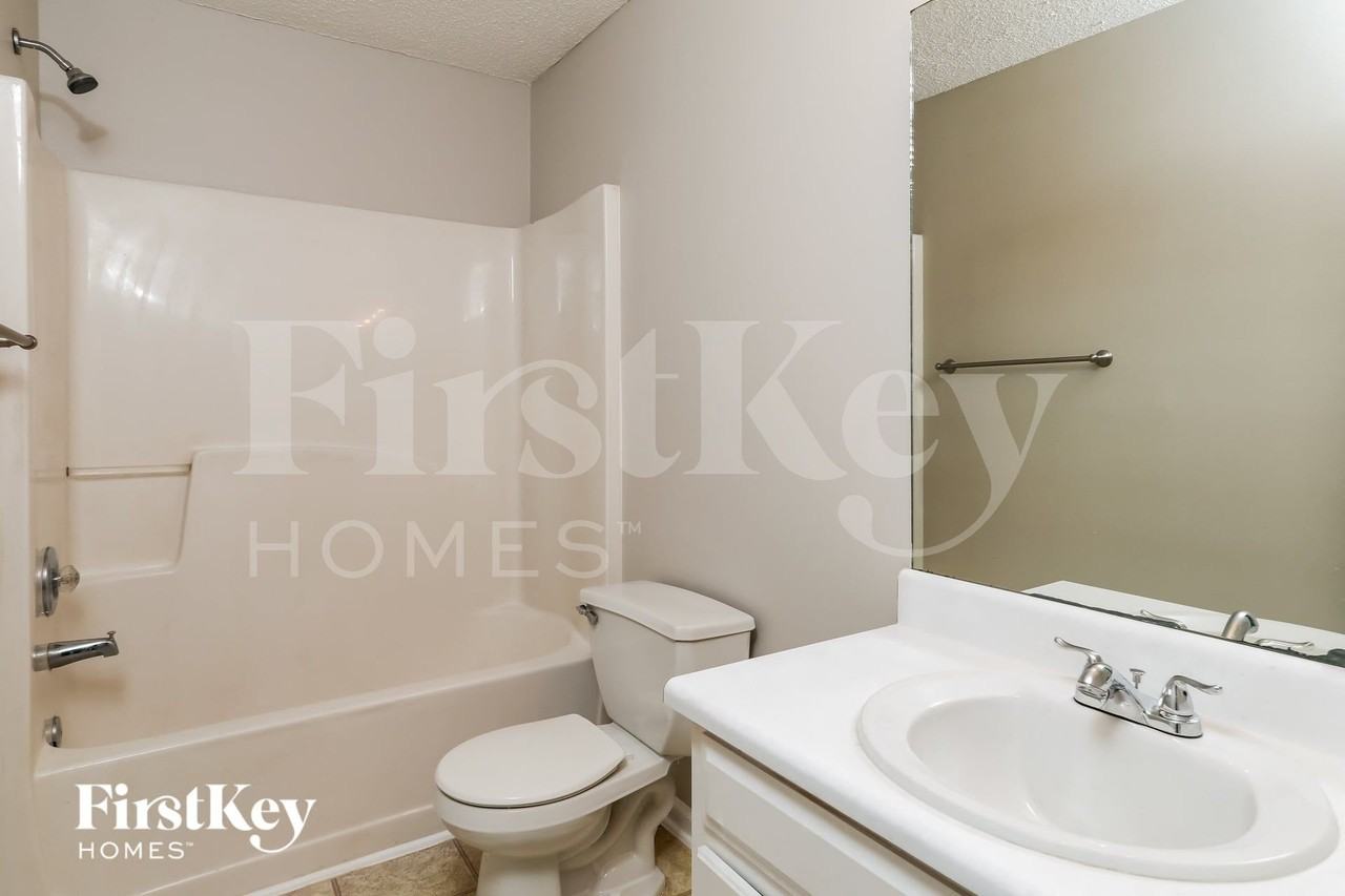 1046 Preserve Ln - Photo 7 of 15