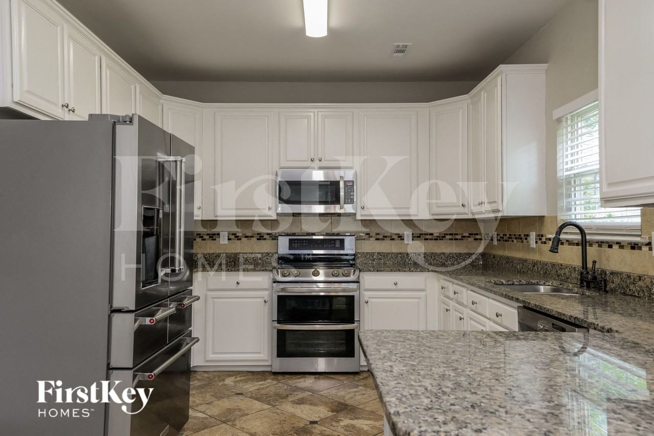 13622 Edgetree Dr - Photo 5 of 15