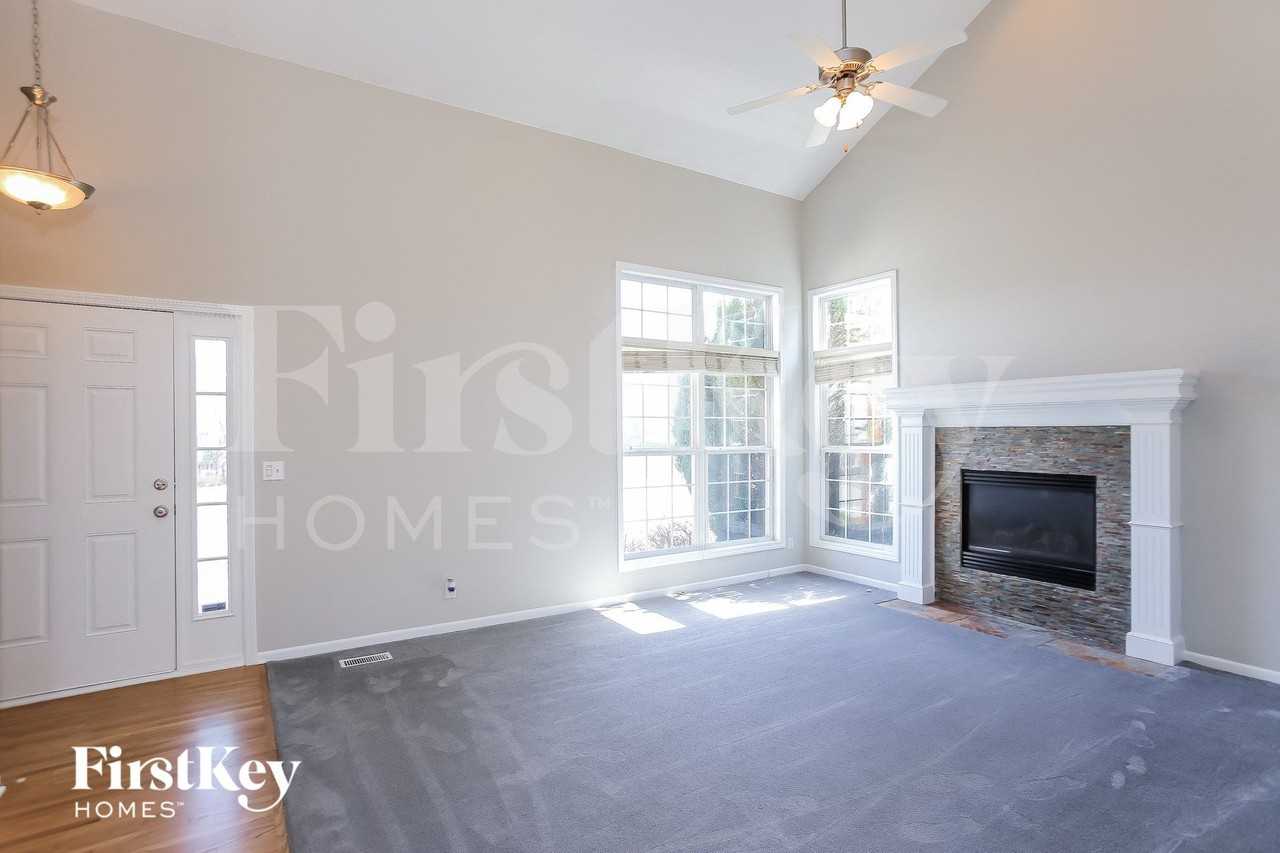 9014 N Hull Ave - Photo 3 of 15