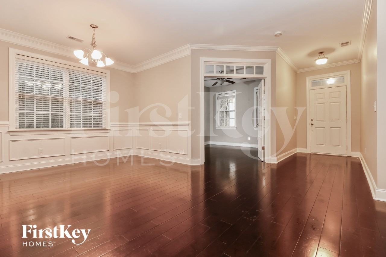 373 Fox Ridge Ln - Photo 5 of 15