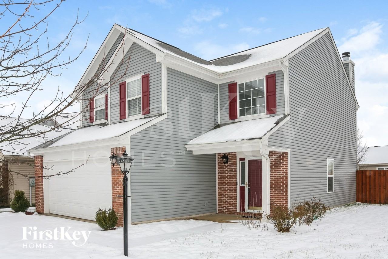 8119 Rambling Rd - Photo 2 of 15