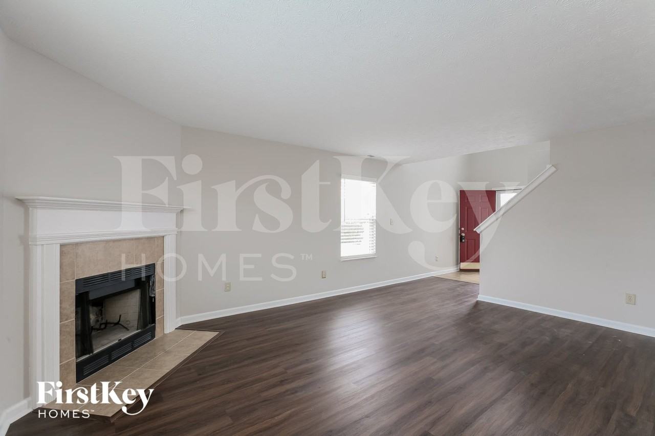 8119 Rambling Rd - Photo 3 of 15