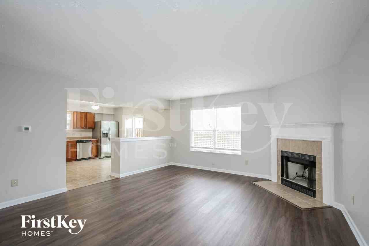 8119 Rambling Rd - Photo 4 of 15